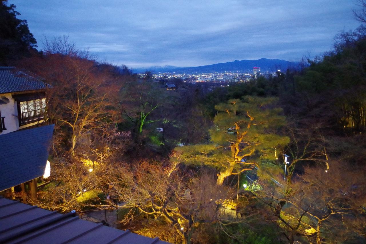 Takasaki Kannonyama Onsen Kinzanso Exterior photo